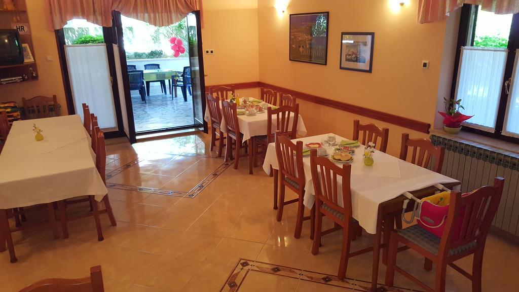 Bed & Breakfast Banjole Bagian luar foto